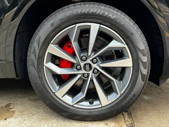 Audi Q5L — Фото автомобиля 8