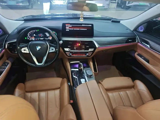 BMW 6 Series Gran Turismo — Фото автомобиля 9