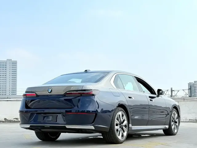 BMW BMW 7 Series 2023 Facelift 740Li Exclusive Luxury Package — Фото автомобиля 10