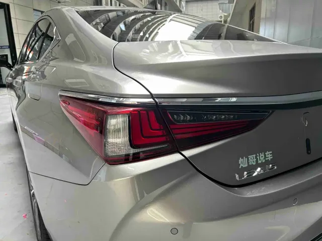 Lexus Lexus ES 2023 260 Excellence — Фото автомобиля 4