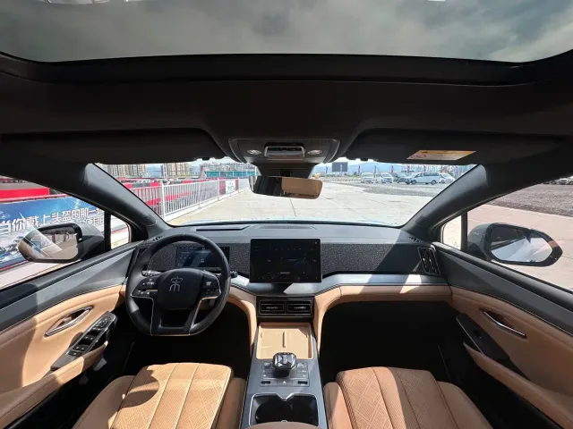 BYD Song L DM-i — Фото автомобиля 9