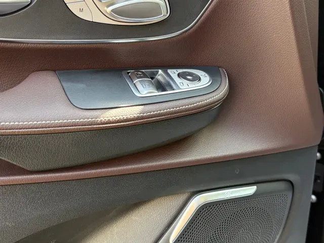 Mercedes-Benz V-Class — Фото автомобиля 14