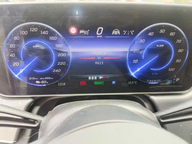Mercedes-Benz EQE SUV — Фото автомобиля 4