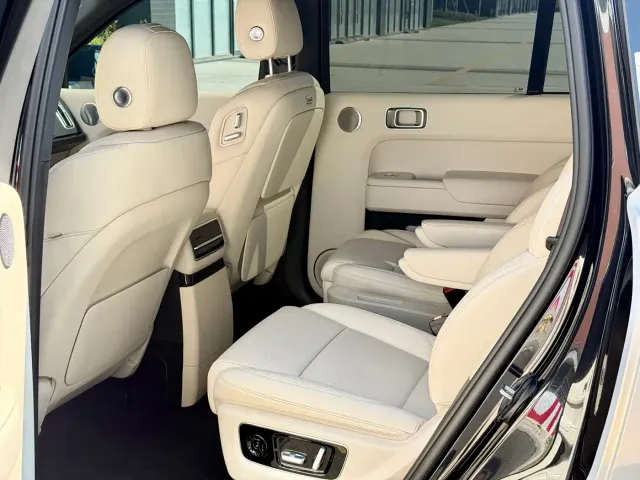 Li Auto L9 — Фото автомобиля 6