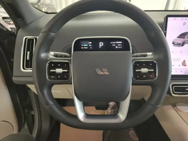 Li Auto L8 — Фото автомобиля 10