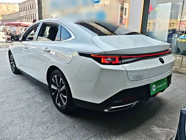 Changan Eado — Фото автомобиля 4