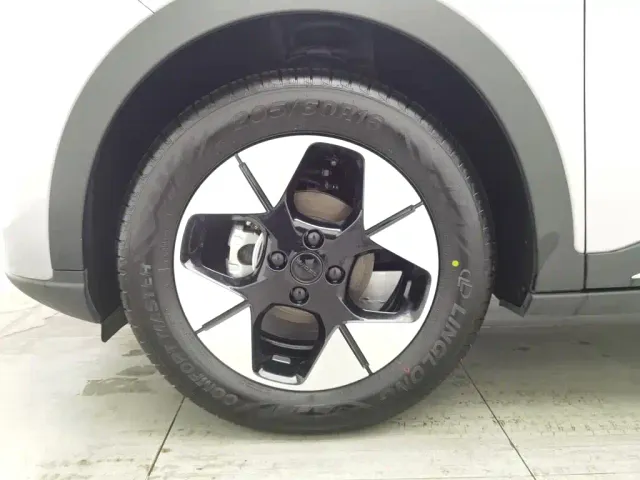 Geely Galaxy Starry Wish 2025 UP 410km Explorer Edition — Фото автомобиля 17