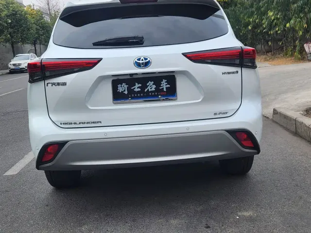 Toyota Highlander — Фото автомобиля 6