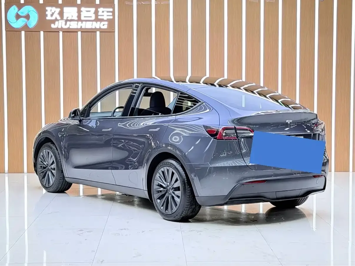 Tesla Model Y 2022 Facelift Rear-Wheel Drive Version — Фото автомобиля 18