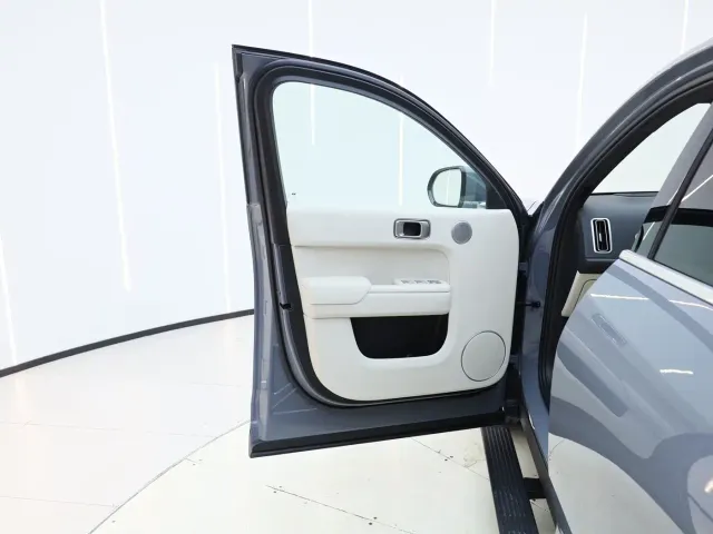 Li Auto L7 — Фото автомобиля 19
