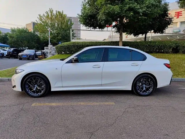 BMW 3 Series — Фото автомобиля 3