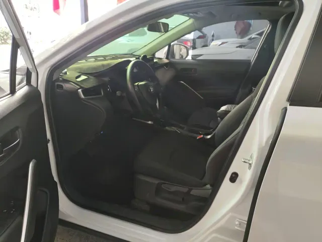 Toyota Corolla Cross — Фото автомобиля 4