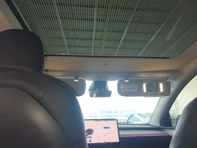 Tesla Model Y — Фото автомобиля 13