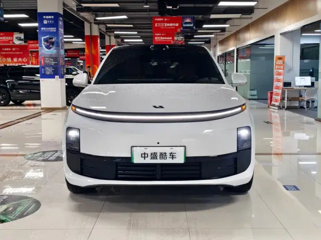 Li Auto L6 — Фото автомобиля 2
