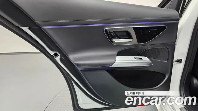 Mercedes-Benz E-Class — Фото автомобиля 7