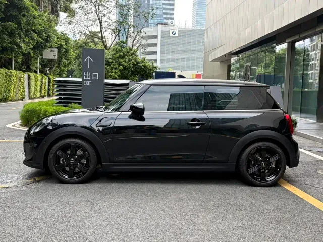 MINI Hatch — Фото автомобиля 3
