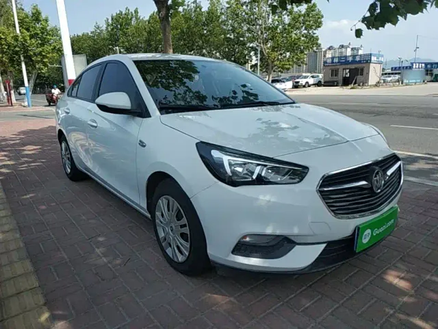 Buick Excelle — Фото автомобиля 3
