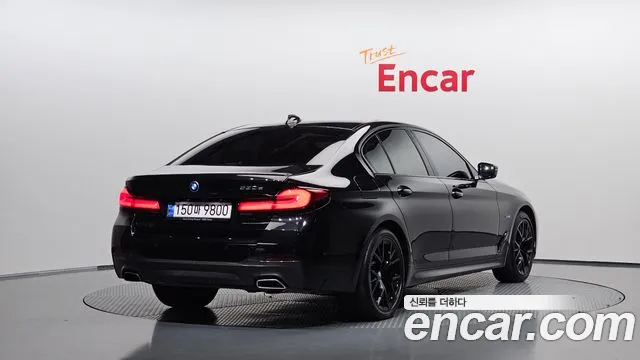 BMW 5 Series G30 — Фото автомобиля 2