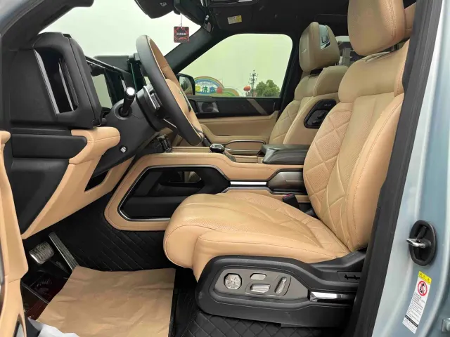 BYD FangChengBao Leopard 8 — Фото автомобиля 15