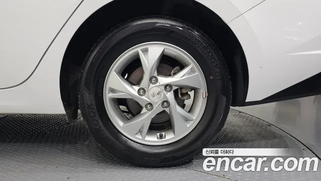 Hyundai AVANTE Avante (CN7) — Фото автомобиля 21