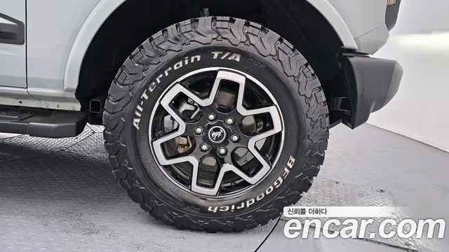 Ford Bronco — Фото автомобиля 5