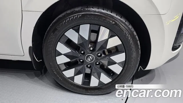 Hyundai Staria Staria L3.5 Lounge 7 мест — Фото автомобиля 16