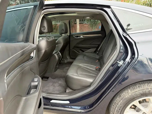Buick LaCrosse — Фото автомобиля 9