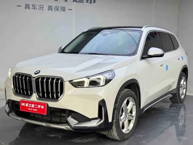 Фотография автомобиля — BMW X1