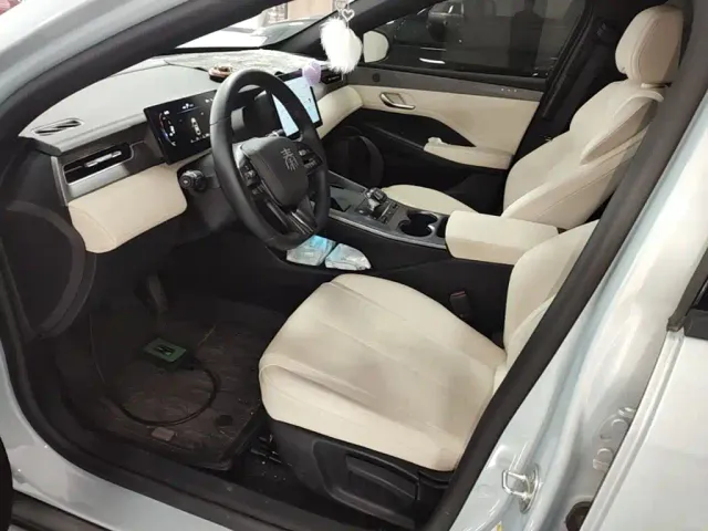 BYD Qin PLUS — Фото автомобиля 14