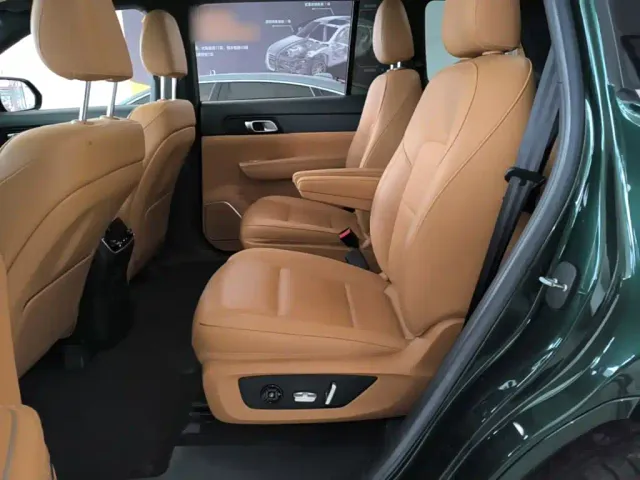 Li Auto ONE — Фото автомобиля 16