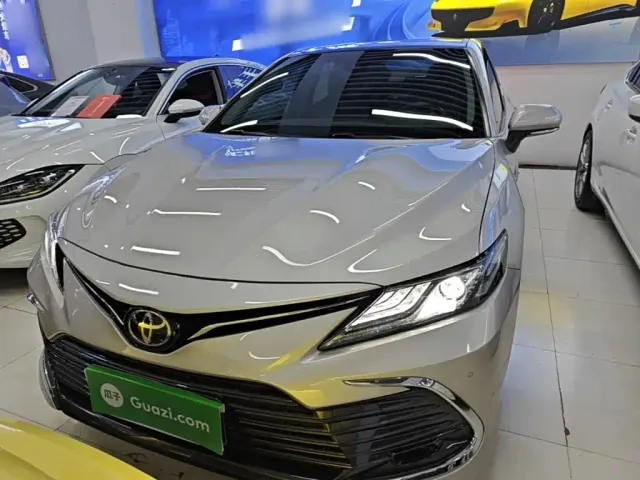 Toyota Camry — Фото автомобиля 2