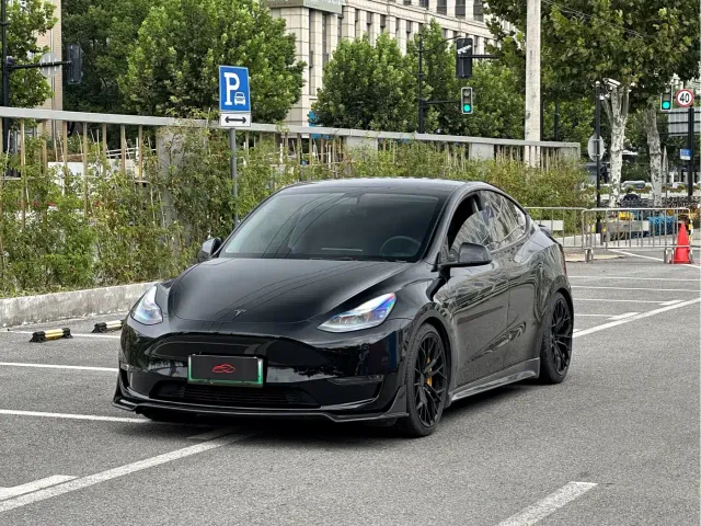 Фотография автомобиля — Tesla Model Y