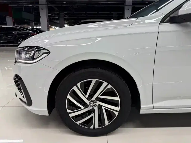 Volkswagen Lavida — Фото автомобиля 13