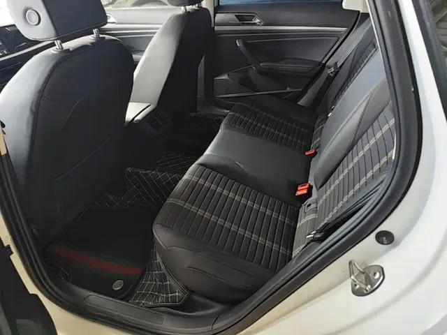Volkswagen Lavida — Фото автомобиля 16