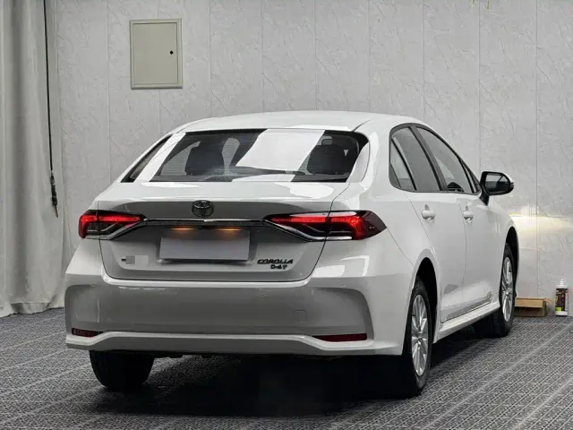 Toyota Corolla — Фото автомобиля 8
