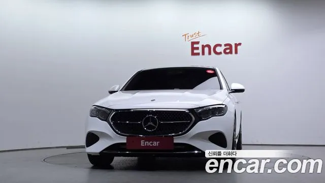 Mercedes-Benz E-Class — Фото автомобиля 3