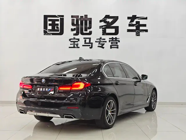 BMW 5 Series — Фото автомобиля 4