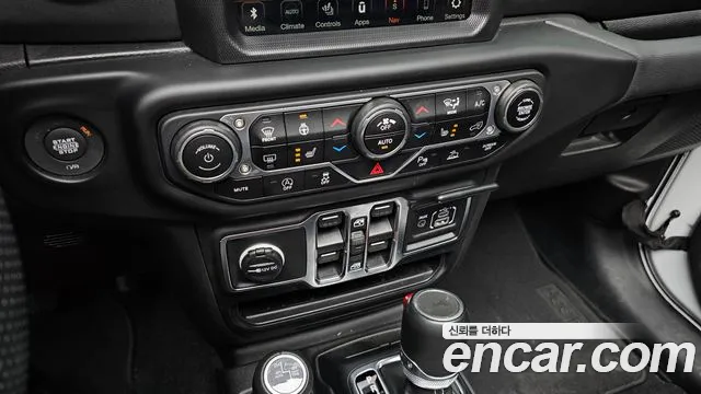 Jeep Wrangler — Фото автомобиля 4