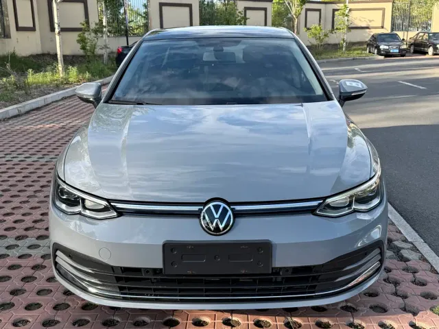 Volkswagen Golf — Фото автомобиля 2
