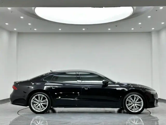 Audi A7L — Фото автомобиля 4