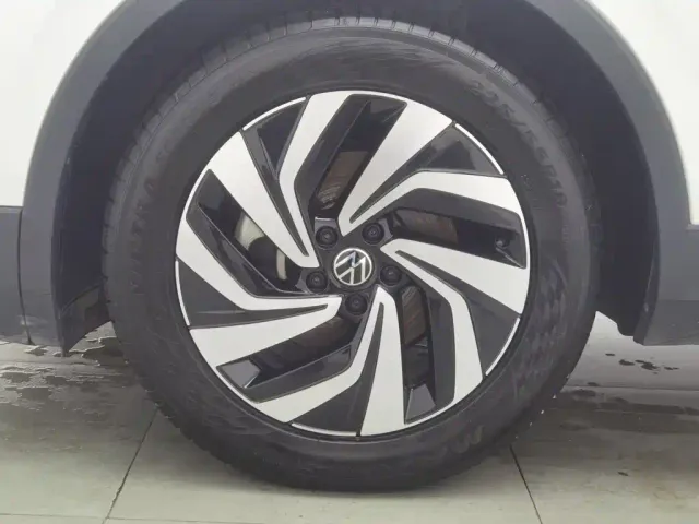 Volkswagen Tiguan L — Фото автомобиля 17