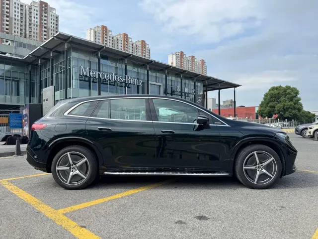 Mercedes-Benz EQS SUV — Фото автомобиля 6