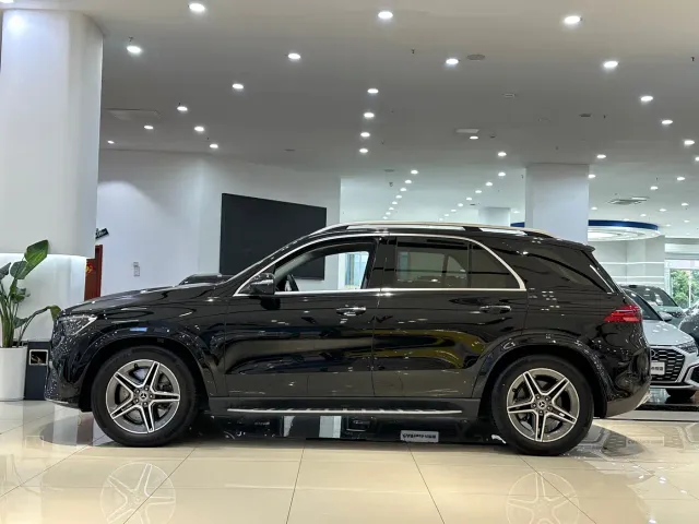 Mercedes-Benz GLE-Class — Фото автомобиля 3
