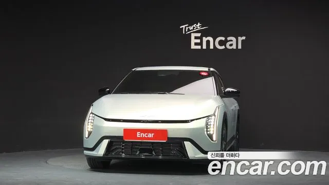 Kia EV4 — Фото автомобиля 3