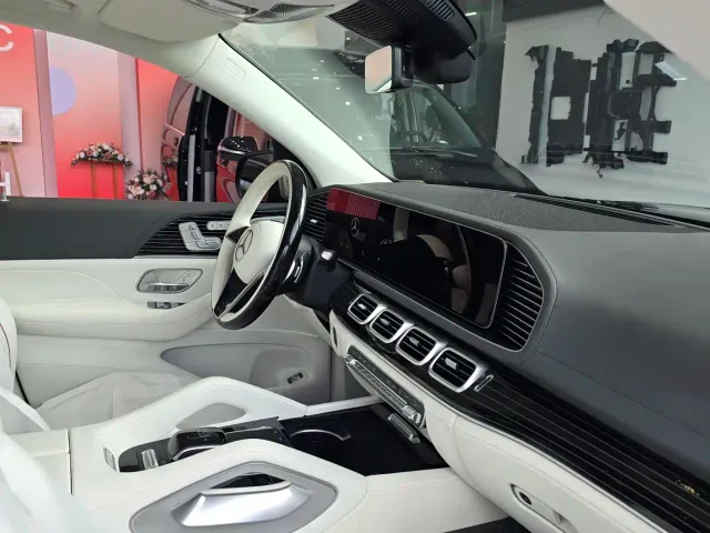Mercedes-Benz GLS-Class — Фото автомобиля 11