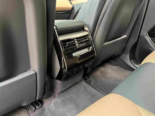 Land Rover Range Rover Sport — Фото автомобиля 5