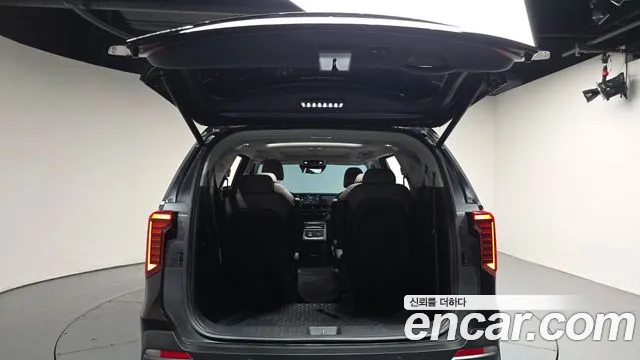 Kia Carnival Generation 4 — Фото автомобиля 25