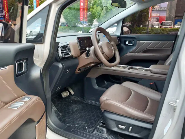 Wuling Starlight 730 — Фото автомобиля 4