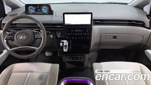 Hyundai Staria Staria 4WD Lounge 9 мест — Фото автомобиля 7
