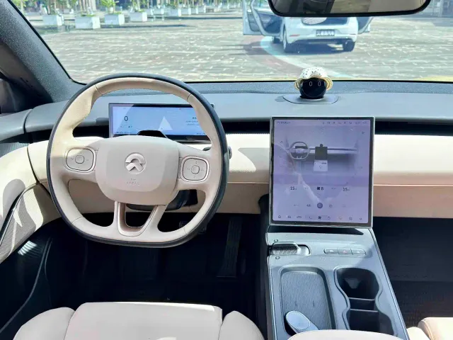 Nio ET5 Touring — Фото автомобиля 8